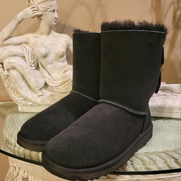 Ugg Meilani Suede Double Bow Sheepskin Sherpa Black Boots S/N 1012981 #369 - Picture 3 of 15